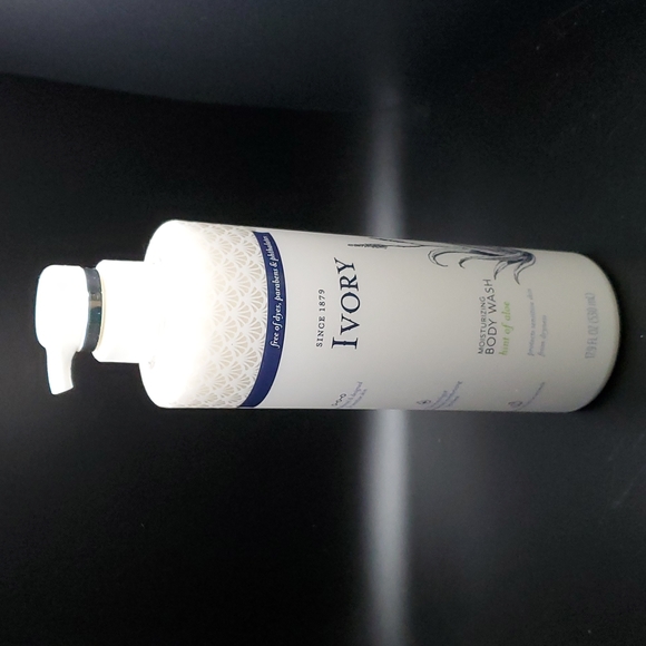 Ivory Bath & Body Ivory Moisturizing Body Wash Hint Of Aloe 79oz New Poshmark
